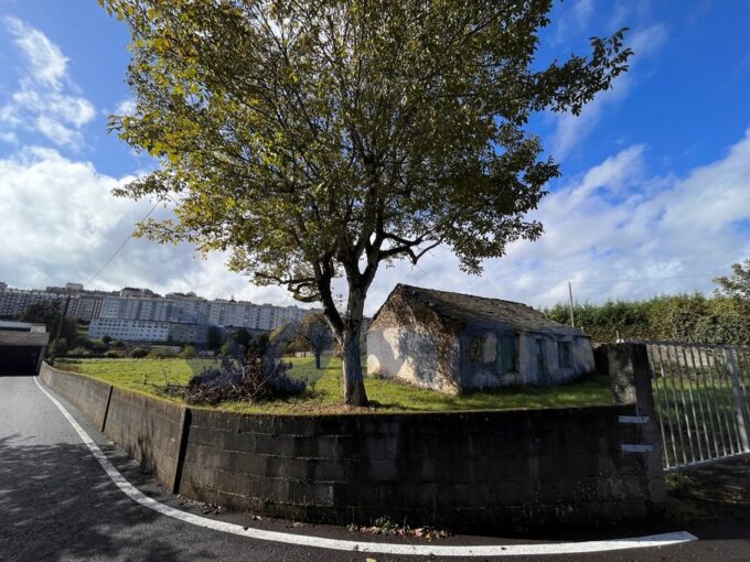 Venta de parcela edificable en Castelo, zona nuevo hospital, Lugo.