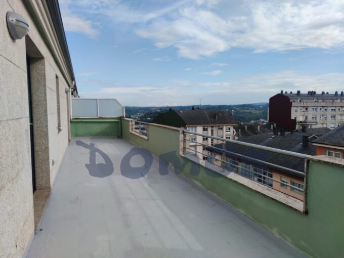 Dúplex en venta con terraza en Av. das Américas, Lugo
