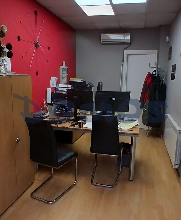 Bajo en venta en zona Piringalla en Lugo, acondicionado (2)