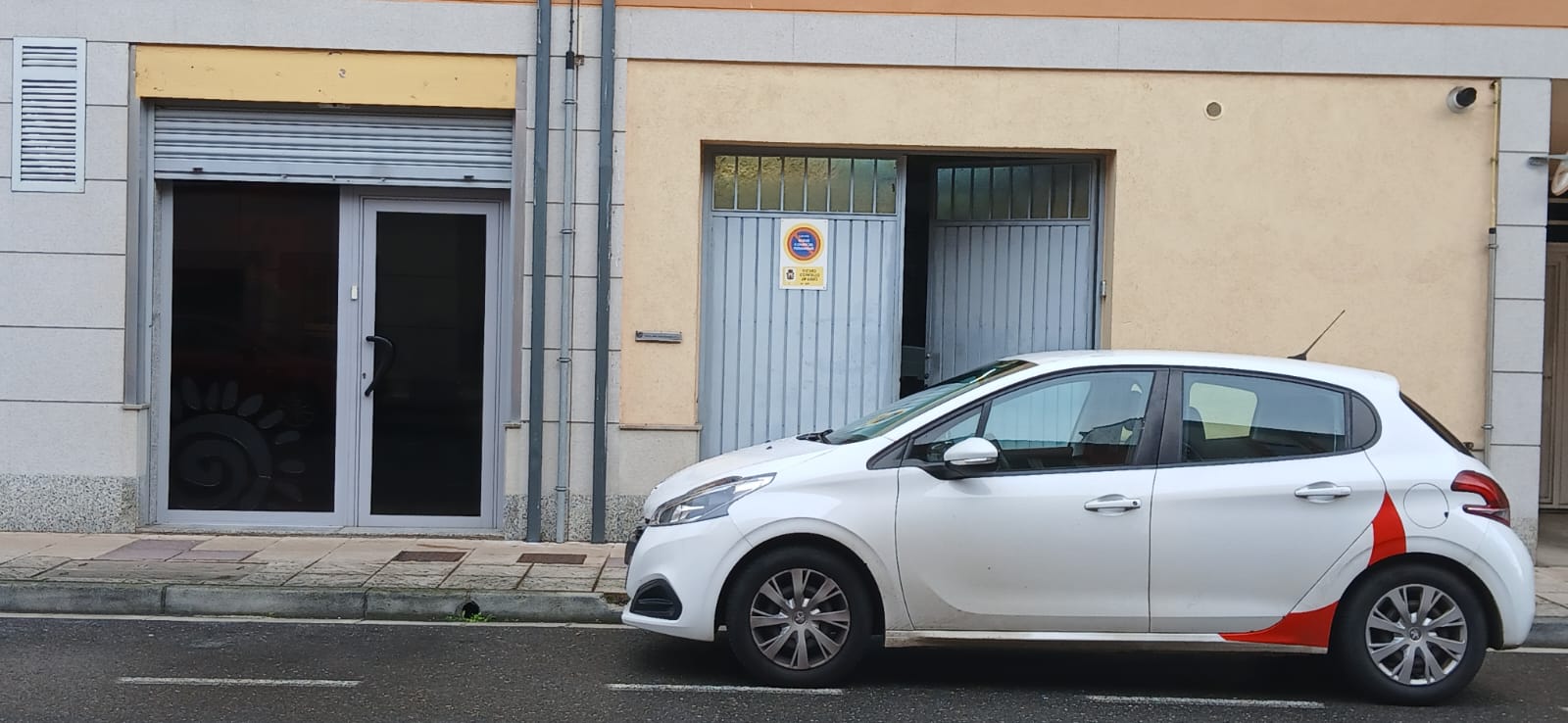 Bajo Acondicionado en Venta en A Piringalla – Con Licencia y Alquilado hasta 2027